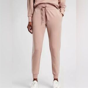 Athleta Balance Jogger in Mocha Latte with Drawstring and Elastic Waist Size XL
